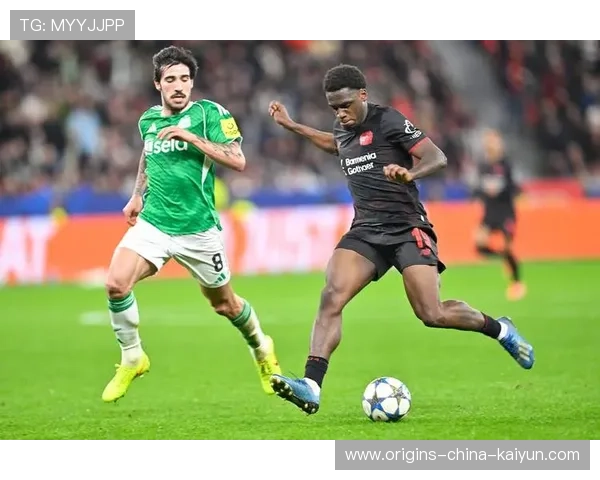 纽卡斯尔边路突破制造射门机会